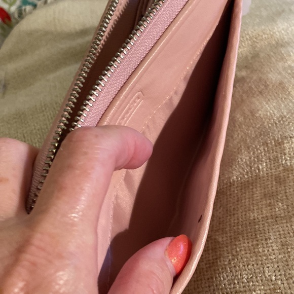 NWT Authentic Leather Coach large wallet pretty in pastel pink💗🛍️🎀👚 - Picture 5 of 5